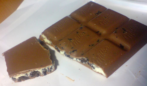 Bild von Milka-Schokolade mit Oreo-Keks-Stücken